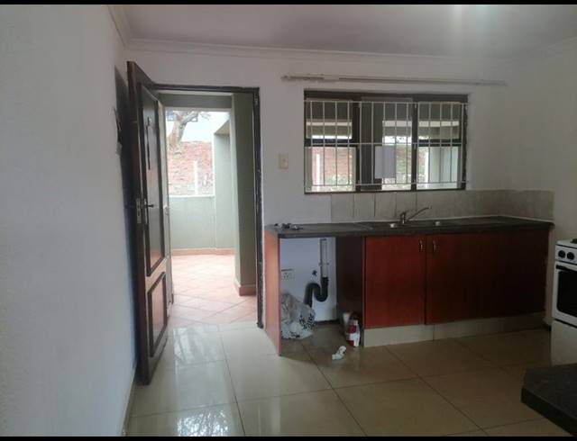 2 BEDROOM PROPERTY TO RENT IN WOODLANDS